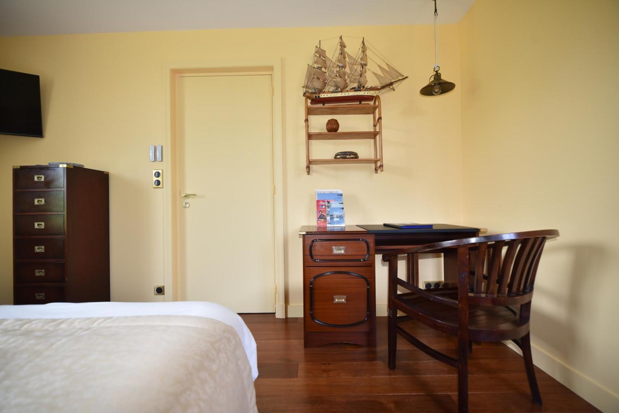 Manoir De Kerguestenen Gestel 外观 照片
